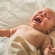 Bayi sedang menangis