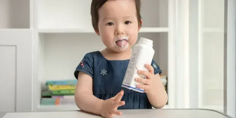 cara membersihkan lidah bayi