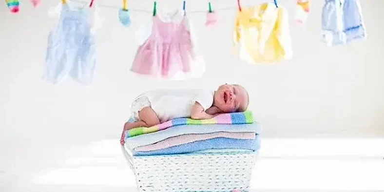 bayi dan pakaian bayi