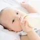 bayi minum susu menggunakan dot