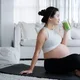 Ibu hamil minum jus sayur hijau