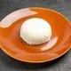 nasi putih di atas piring