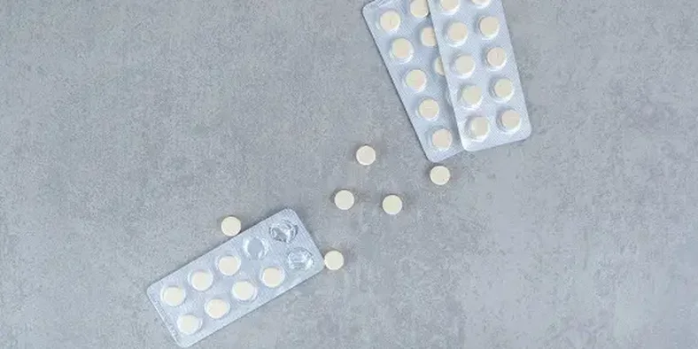 obat di atas meja