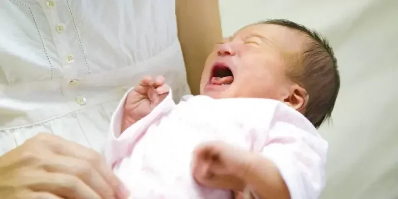 Perkembangan Bayi 0-1 Bulan: Mengenal Makna Tangisan si Bayi Baru Lahir