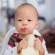 Perkembangan Bayi 11 Bulan: Ketika Bayi Mulai Mengenal Kepribadiannya