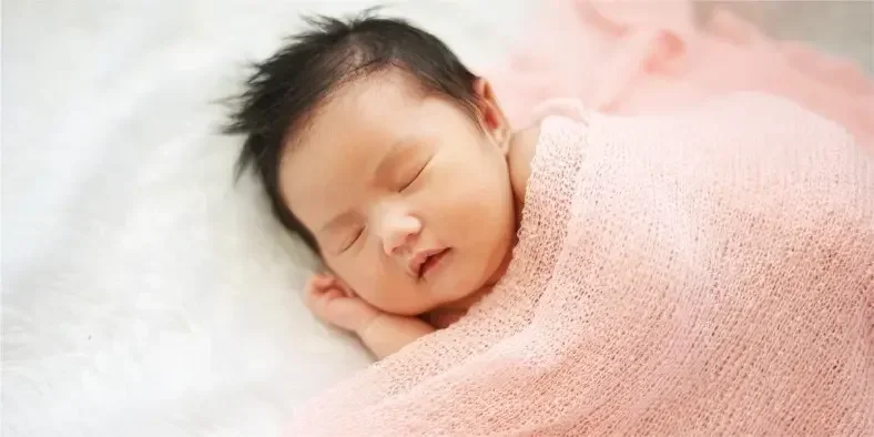 Tips Membuat Foto Bayi Baru Lahir Tanpa Fotografer